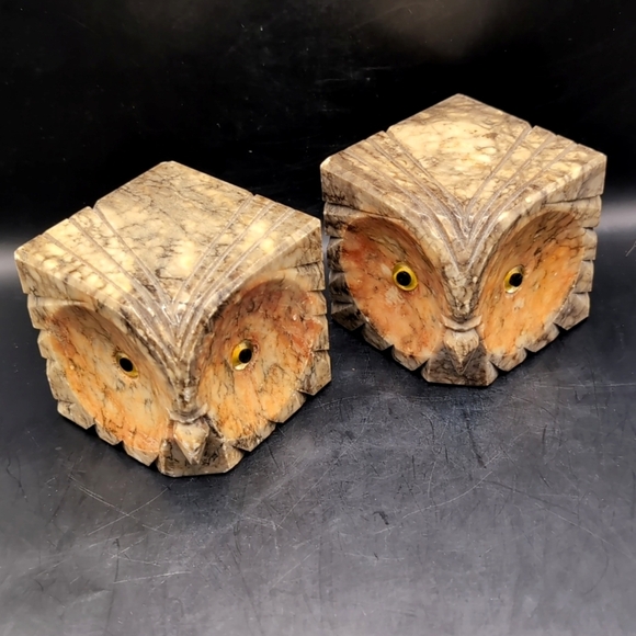 Pair Of Hand Carved Alabaster Owl Bookends Paperweights Decor With Glass Eyes - Picture 3 of 14